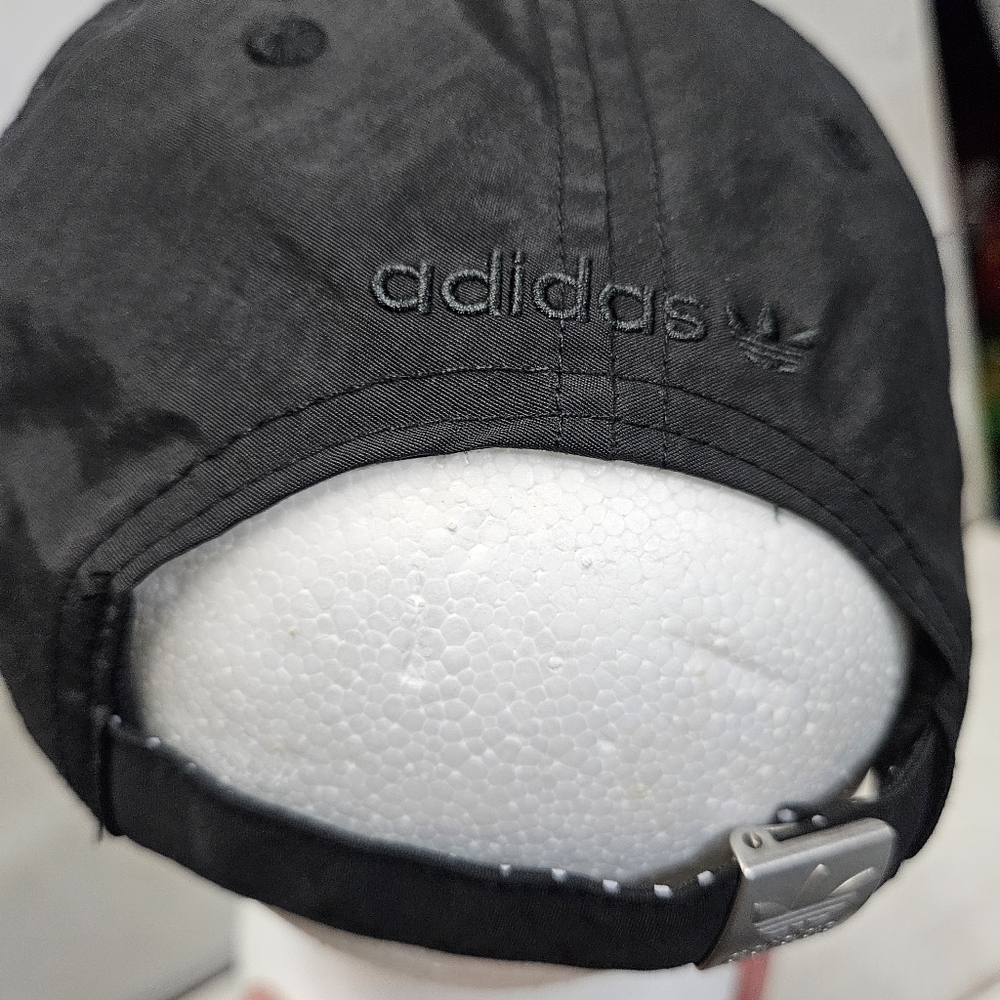 Adidas Originals ladies black/white trefoil embroidered strapback hat one size - Picture 2 of 7